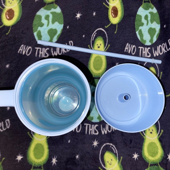 Blue Color Changing Stadium Cup 32 oz - Picture 3 of 5